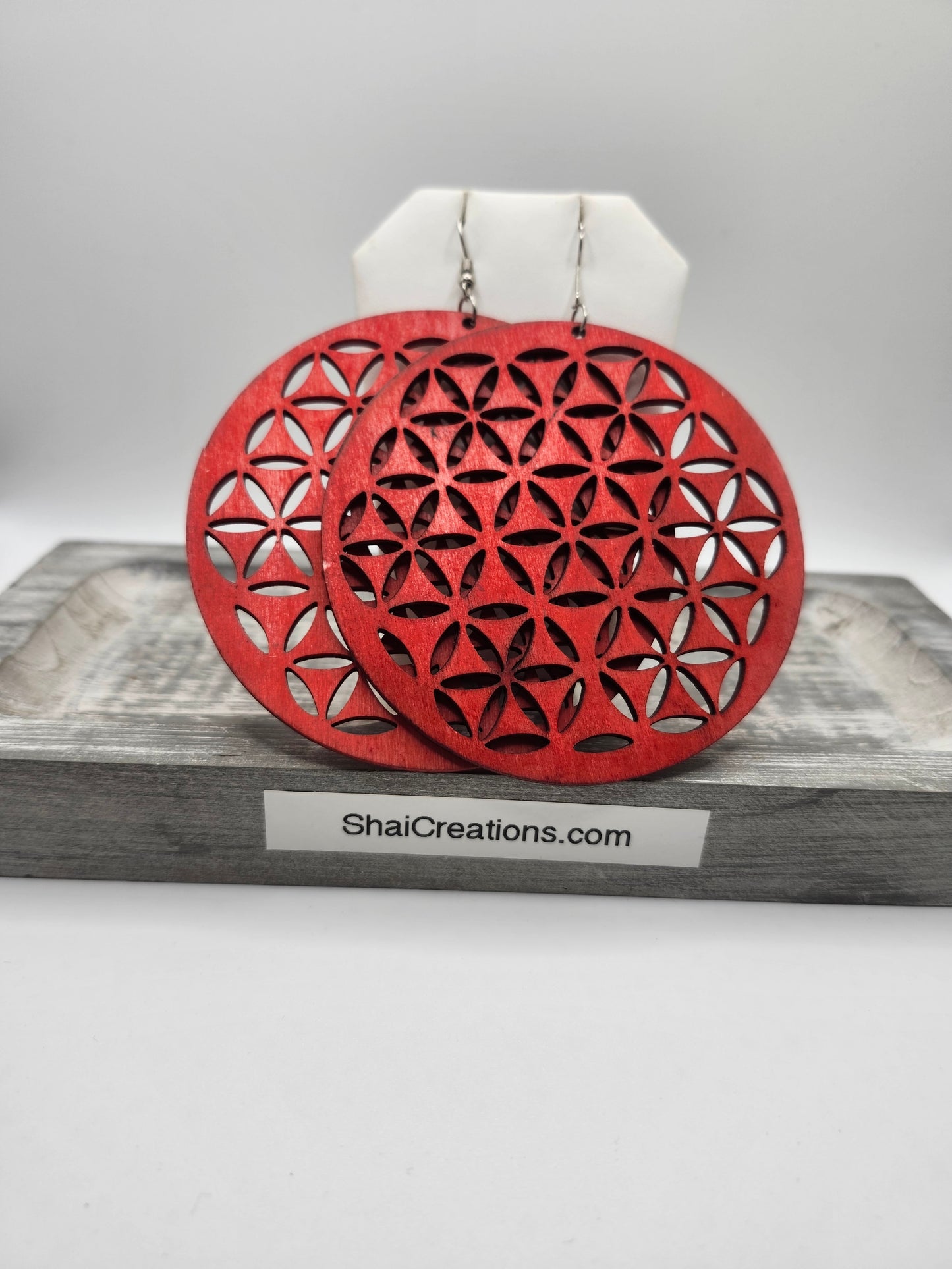 1 pair of Wood Waffle Style Earrings